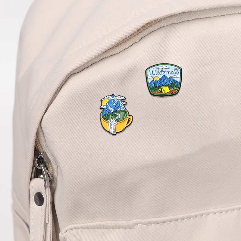 Outdoor camping series emblem  - đánh giá và giá Outdoor Adventure Backpack